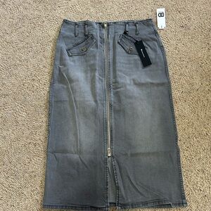 Chic Gray Pencil Skirt with Front Zipper